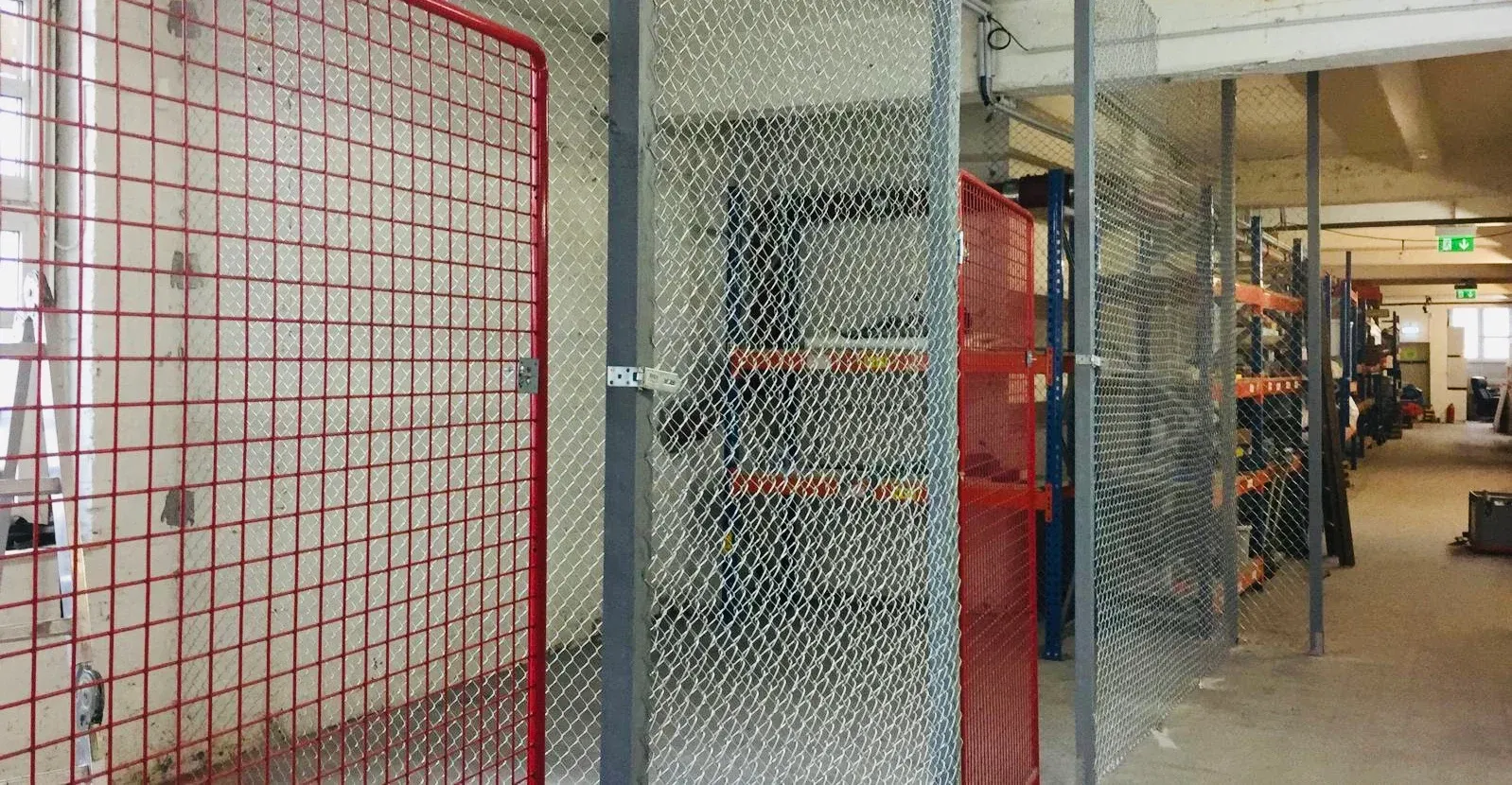 Schacht 309 Self-Storage Lagerhallen und Gänge